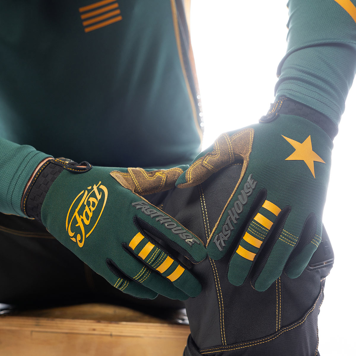Ramone Glove