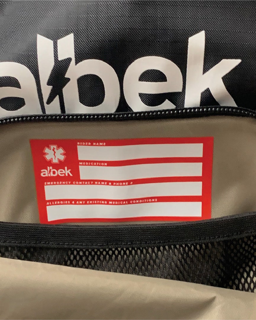 Albek H20-Haul Eight Trinkrucksack - Tarnschwarz / 3L