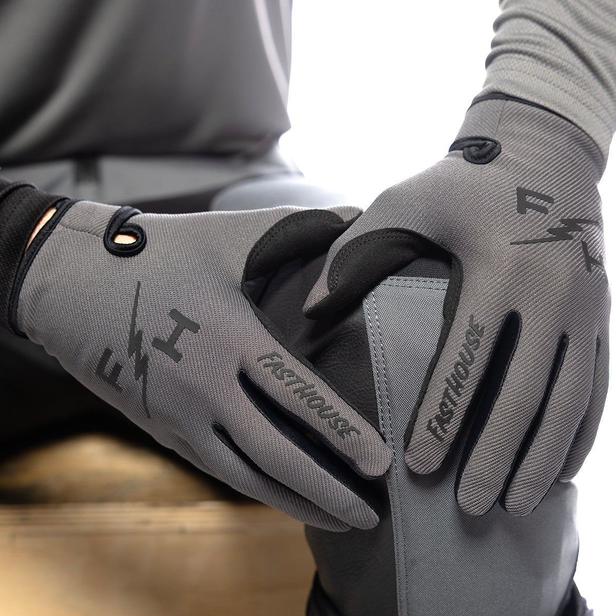 Fasthouse Carbon Eternal Handschuh - Grau